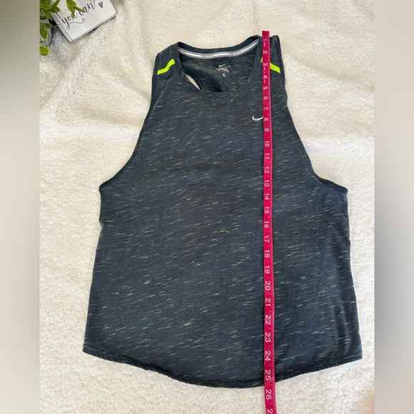 Nike dri-fit partial open back running tank. Women’s size Medium. - Picture 3 of 7